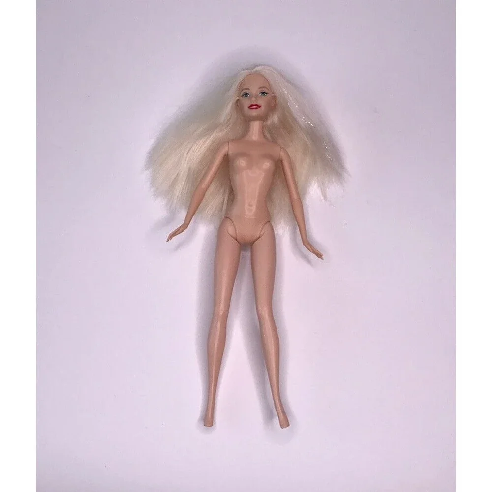 VNTG 2004 Barbie Doll Santa's Helper Christmas Collector Item Mattel Model B6271